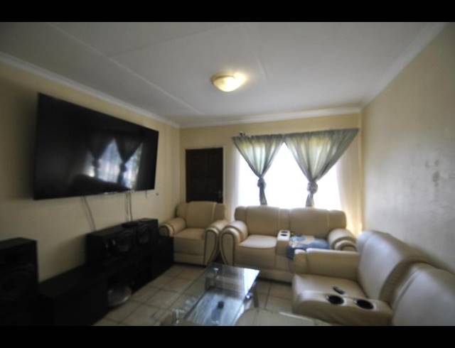 2 BEDROOM SIMPLEX FOR SALE IN DAWN PARK